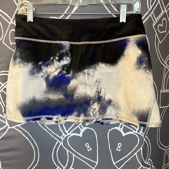 lululemon athletica Dresses & Skirts - Lululemon Pace Setter  Women's Skirt sz 6